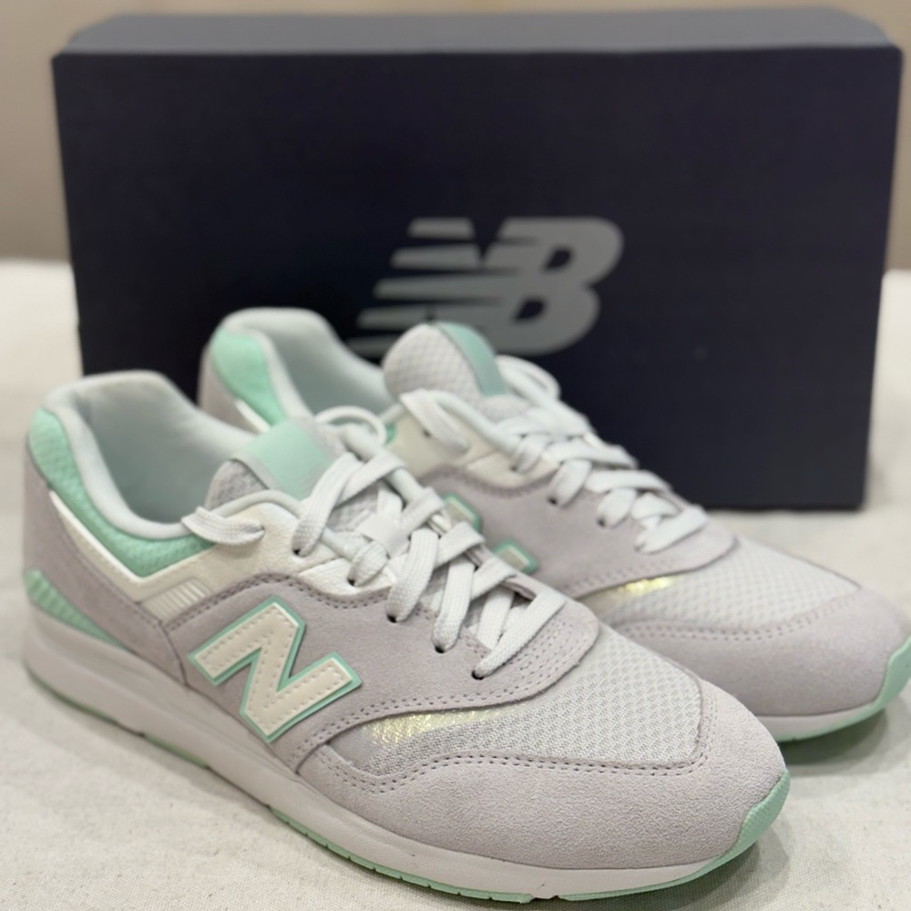 New Balance WL697PTT Women's Sneakers White/ Green/ Gray
